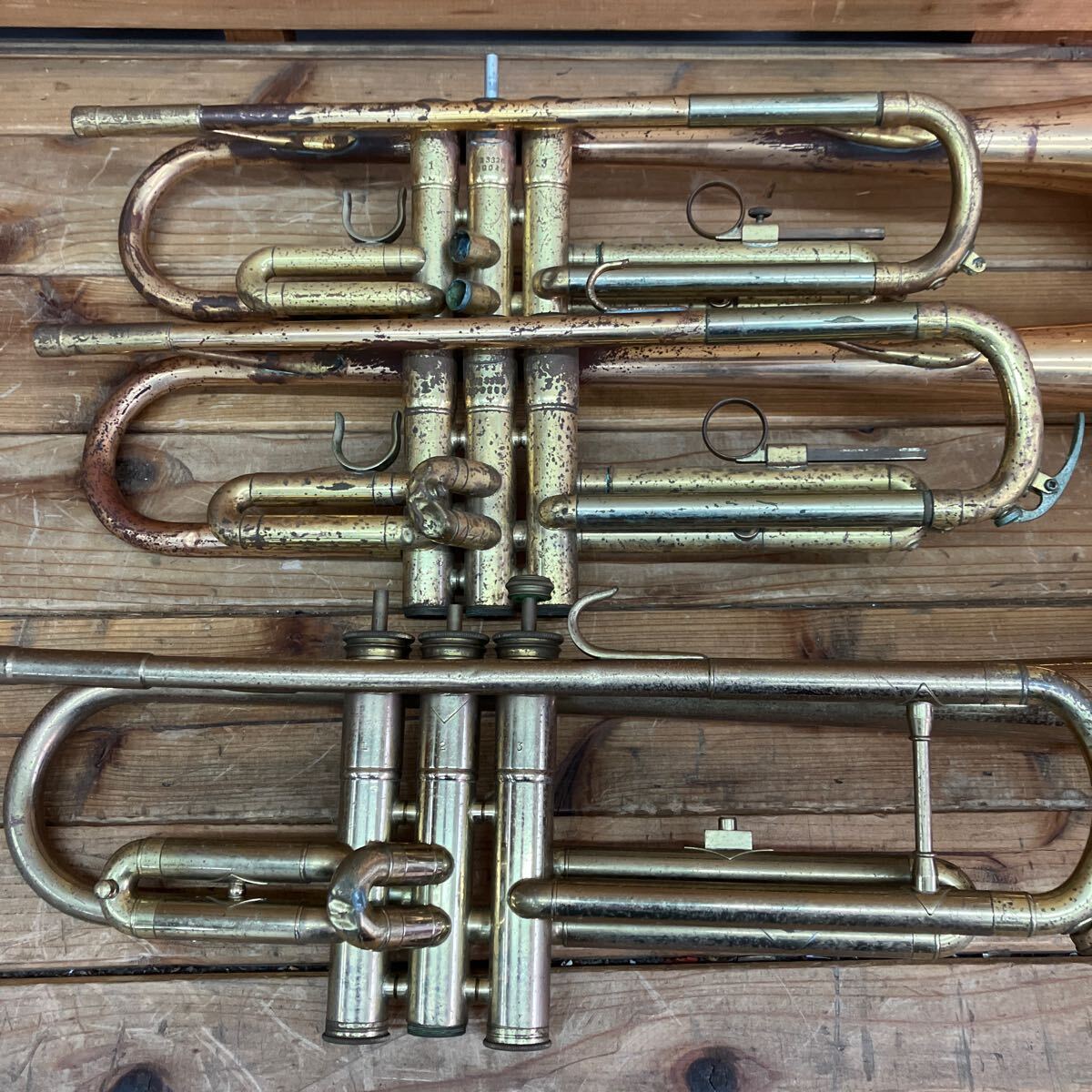 ジャンク YAMAHA NIKKAN 古いトランペット 管楽器 金管楽器/錆びれた 状態悪い まとめ セット オブジェ インテリア 店舗什器 の画像3