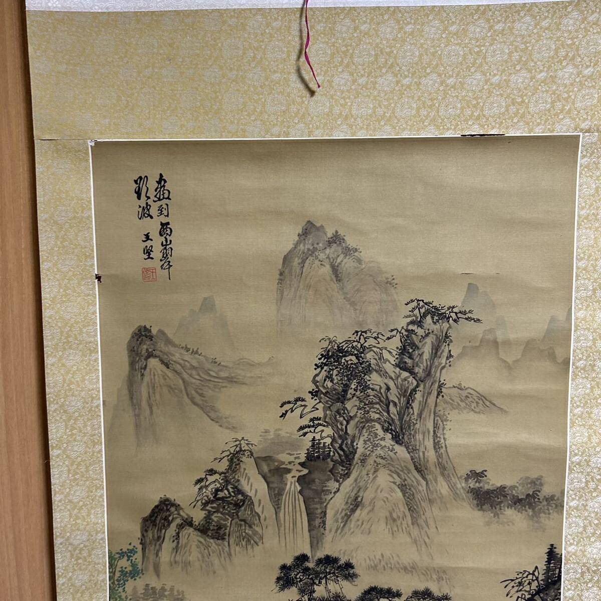 山水図 水墨画 王堅 掛軸 掛け軸 美術品 インテリア 本体：153cm*60.5cm 本紙：80cm*48.5cm 573_画像3