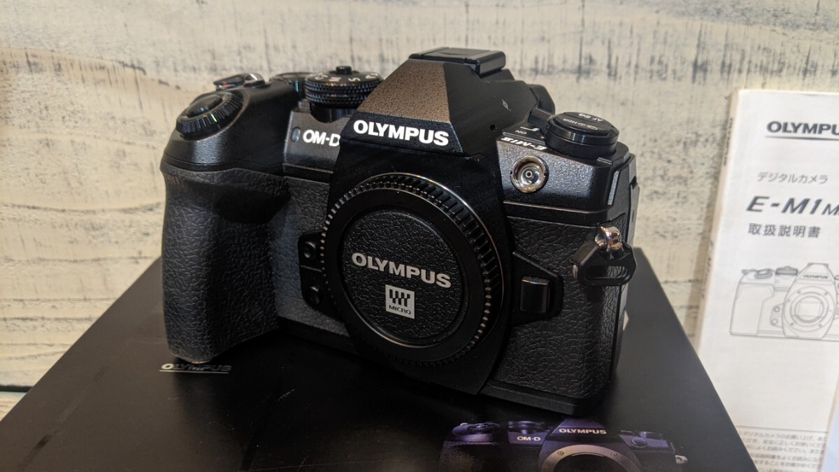 美品 シャッター回数少ない OLYMPUS オリンパス E-M1mark2 ボディの画像2