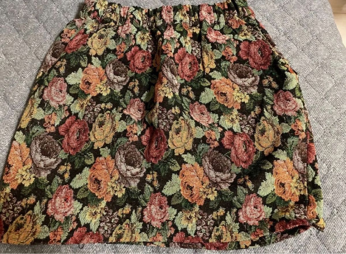 スカート 花柄 総柄 ボトムス　ミニスカート　台形スカート