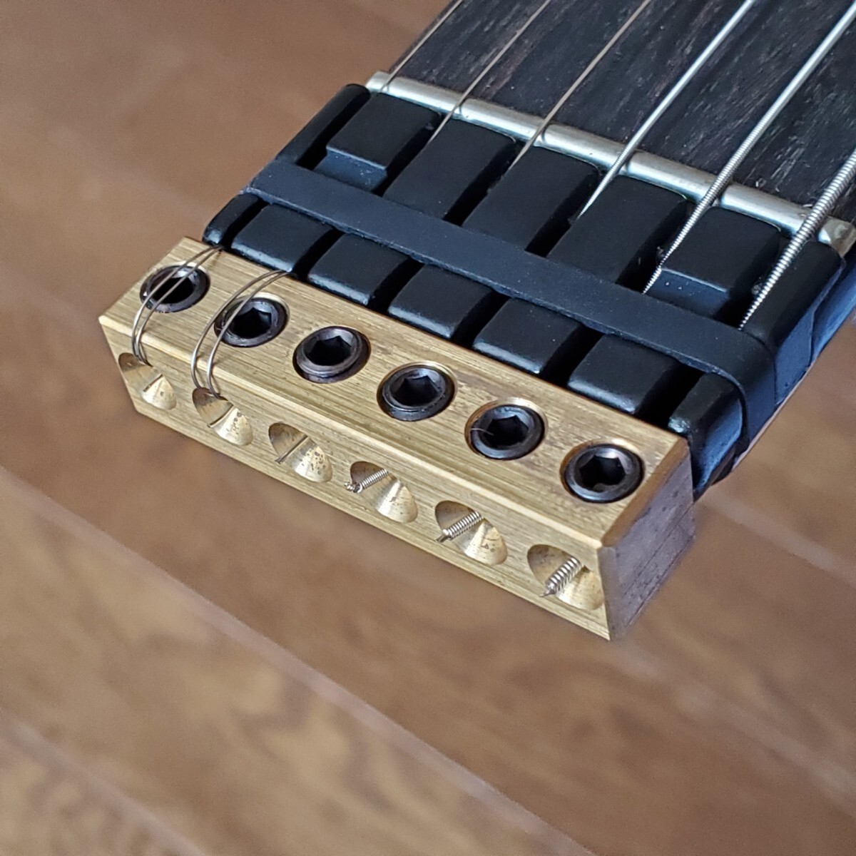 Steinberger Spirit GT-PRO QUILT TOP DELUXE NATURAL スタインバーガー ヘッドレス エレキギター ストリングアダプター ソフトケース付きの画像5