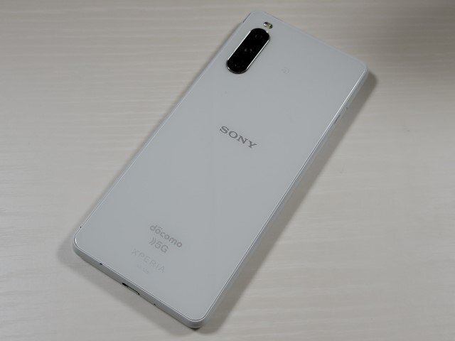  ★【40085WM】 ジャンク docomo SO-52B SONY Xperia 10 III ホワイト SIMロック解除済 1円！1スタ！の画像2