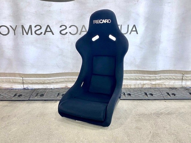 訳あり品 RECARO POLE POSITION N.G. ポールポジションN.G. 品番：81-039.00.992-0 フルバケットシート 1か所ねじ山潰れありの画像1