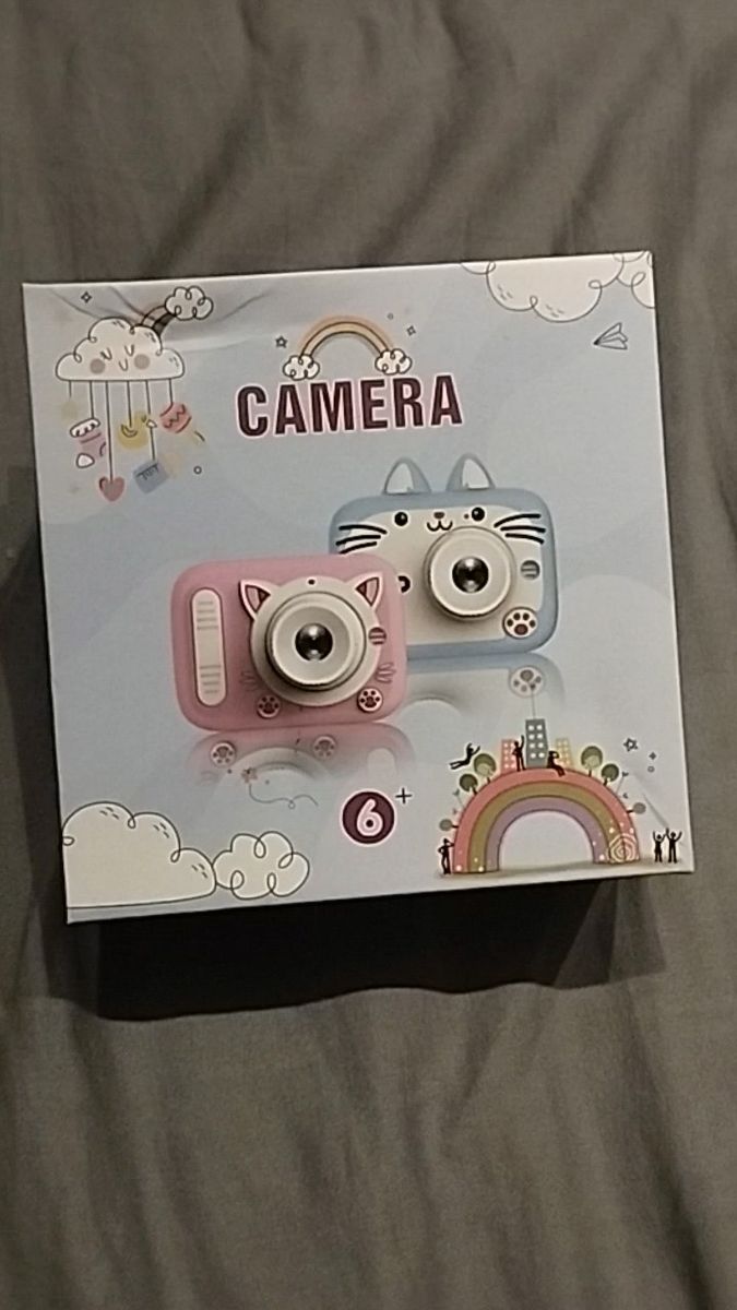 新品　キッズカメラ　SDカード付き