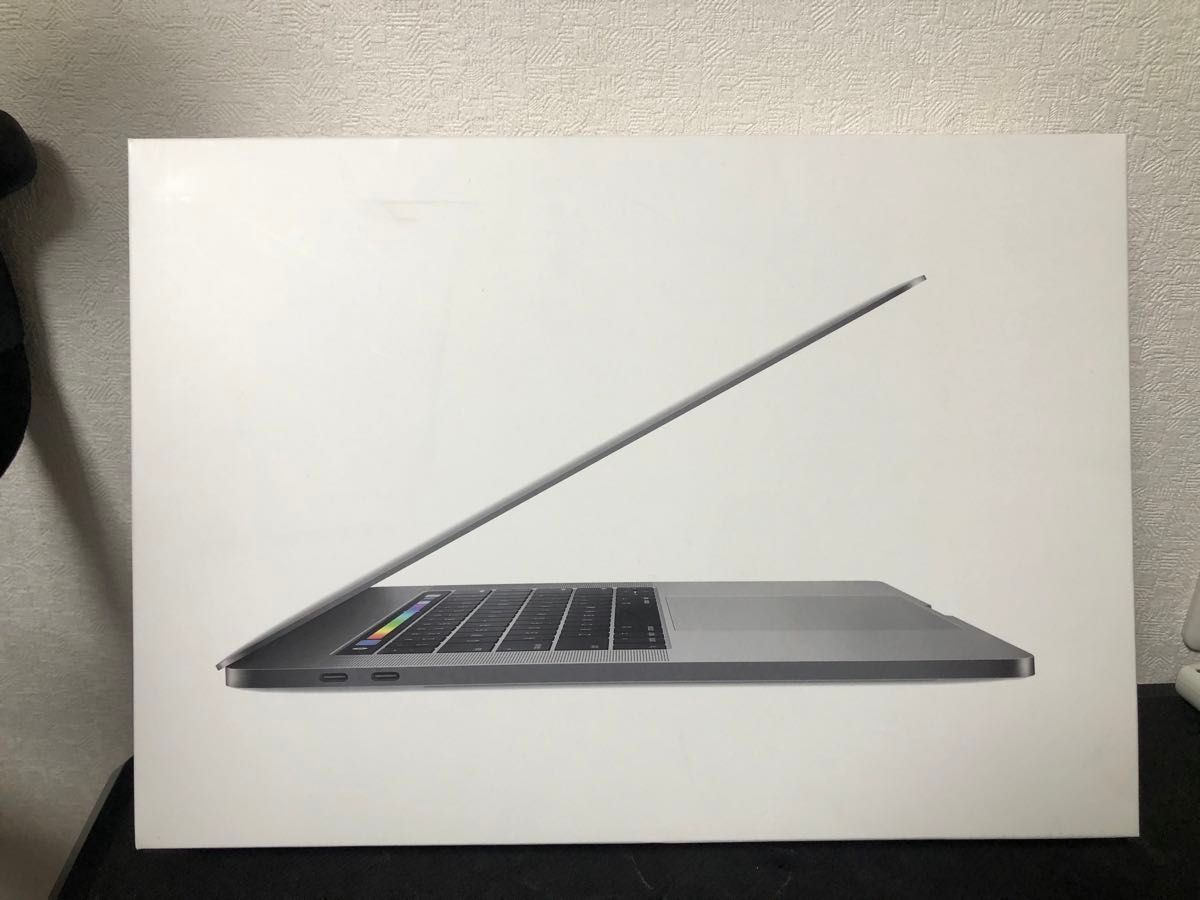 【美品】Macbook pro 15-inch 2018
