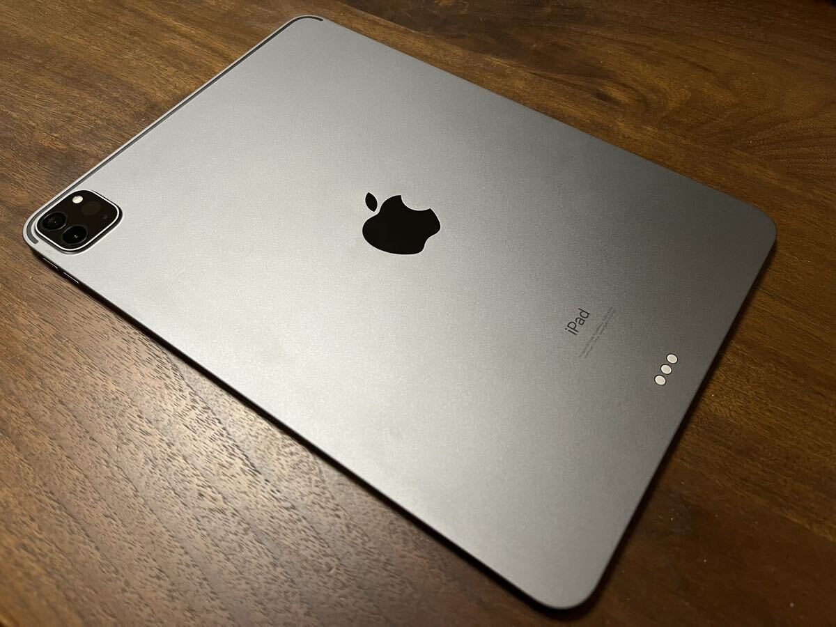 iPad Pro 11インチ 第2世代 Wi-Fiモデル 128GB Smart Folio と Magic Keyboard セットの画像2