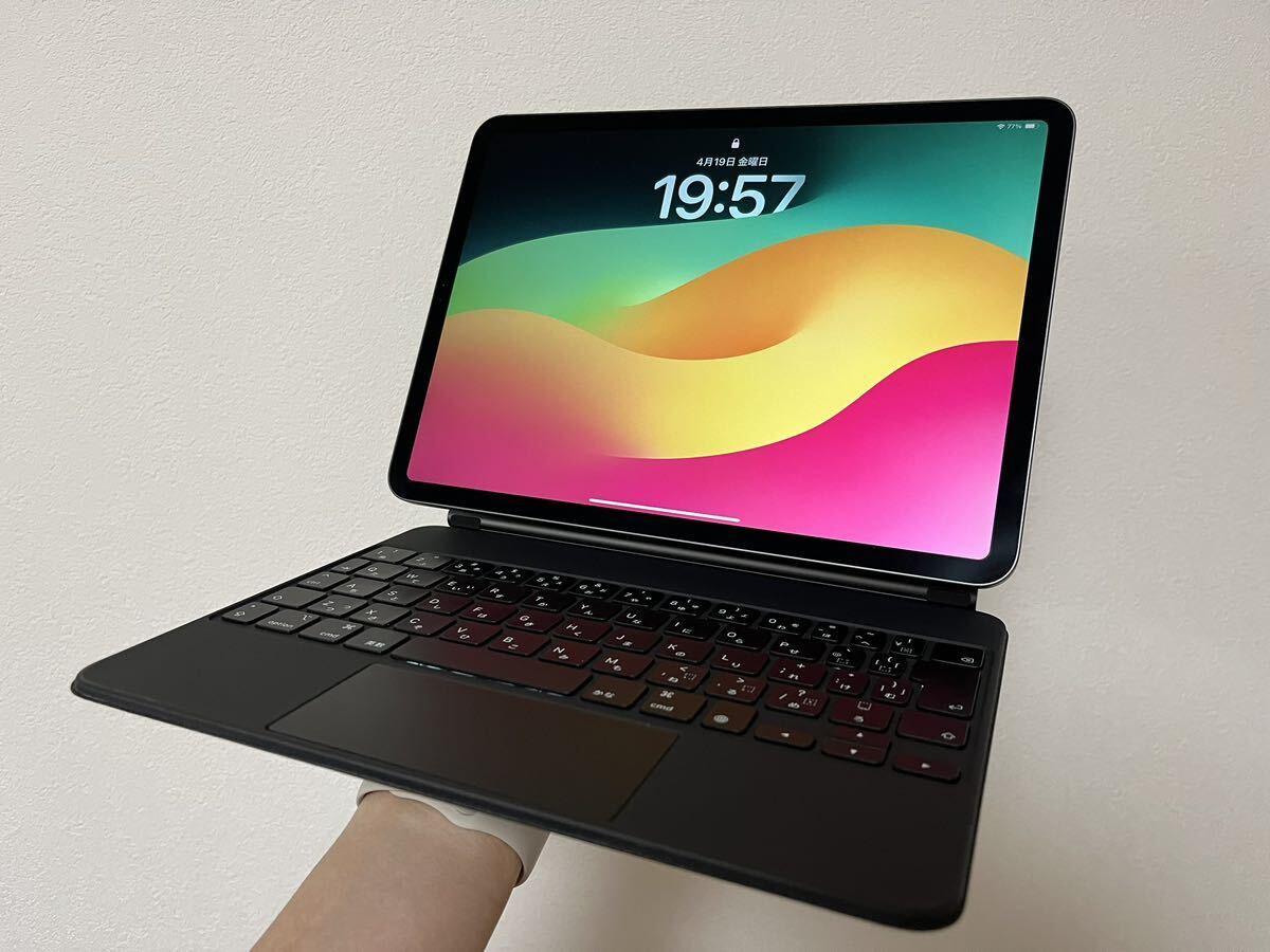 iPad Pro 11インチ 第2世代 Wi-Fiモデル 128GB Smart Folio と Magic Keyboard セットの画像4