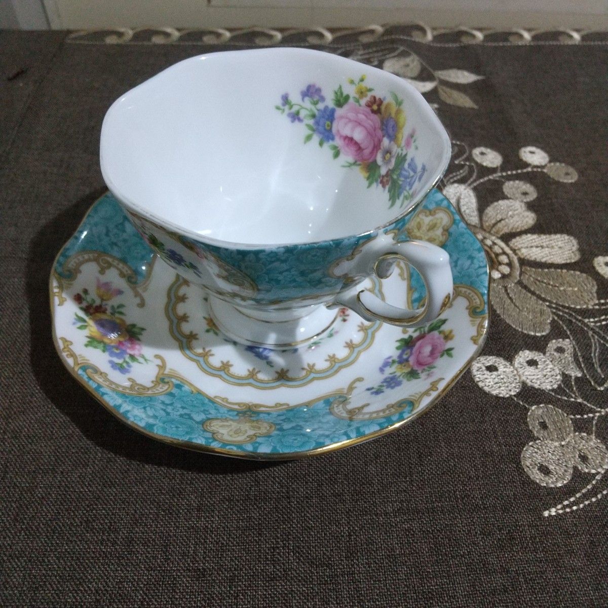 ROYAL ALBERT ロイヤルアルバート Lady Carlyle レディー ROYAL ALBERT ロイヤルアルバート Lady Carlyle レディー