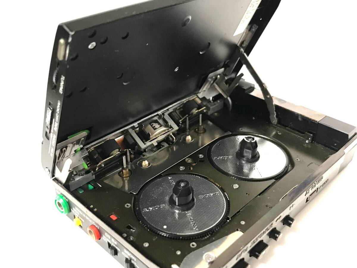 [極美品][美音][整備品] SONY ウォークマン WM-F404 電池ボックス付き マットブラック (カセットテープ 再生/録音、ラジオ AM/FM)