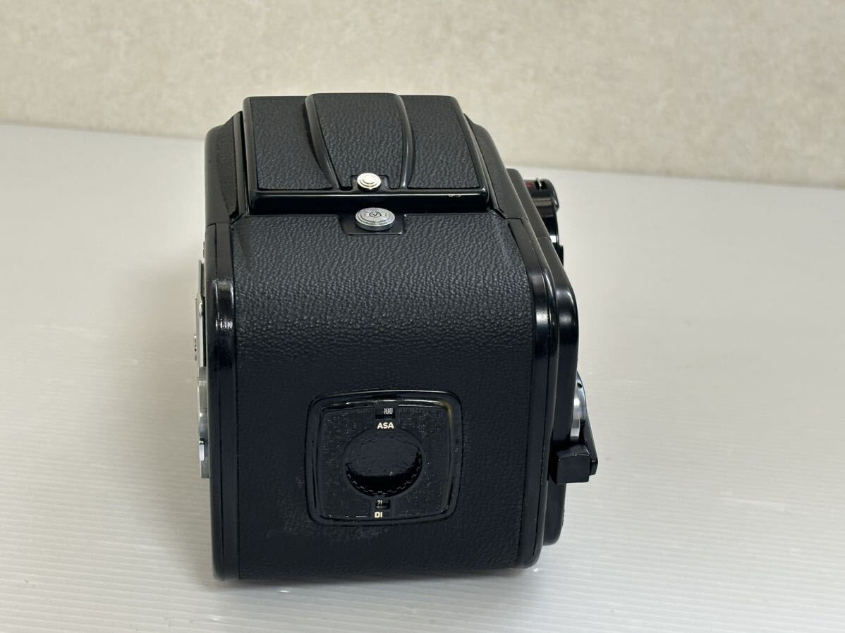 HASSELBLAD ハッセルブラッド 500C/M ブラック レンズ Carl Zeiss Planar 80mm 1:2.8 中判フィルムカメラ 純正ストラップ&フードの画像3