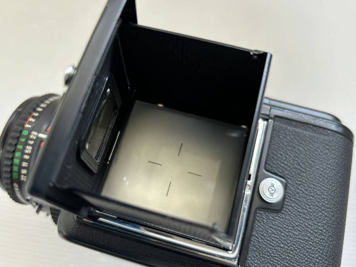 HASSELBLAD ハッセルブラッド 500C/M ブラック レンズ Carl Zeiss Planar 80mm 1:2.8 中判フィルムカメラ 純正ストラップ&フードの画像9
