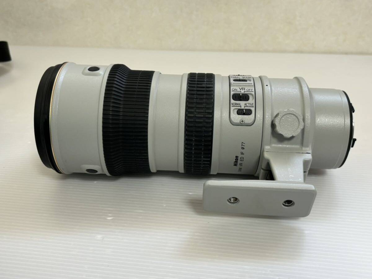 Nikon ニコン ED AF-S VR-NIKKOR 70-200mm 1:2.8 G ライトグレー 一眼レフ カメラレンズの画像3
