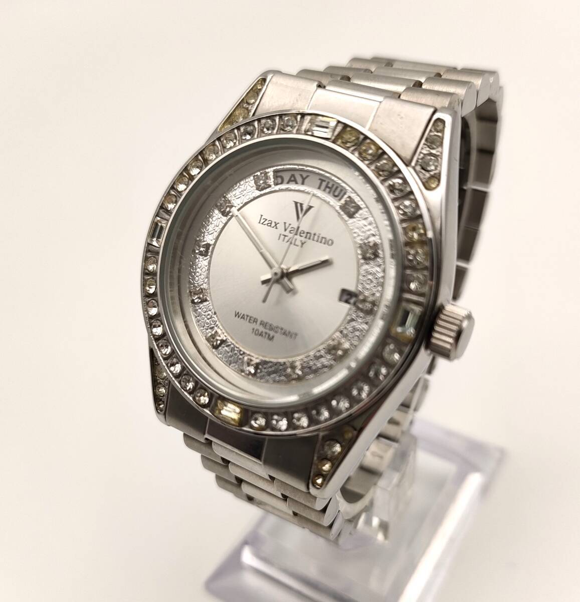 1円 稼働品 腕時計 Izax Valentino ヴァレンチノ 腕時計 アナログ 白文字盤 シルバー ステンレスの画像1
