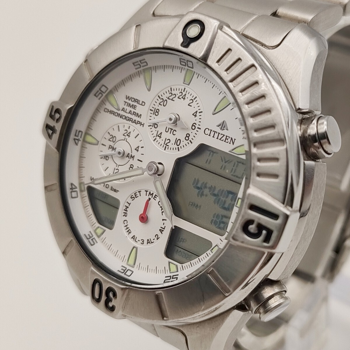 CITIZEN シチズン プロマスター ワールドタイム C300-T007422 クォーツ QZ 3針 クロノグラフ 腕時計 白文字盤_画像1