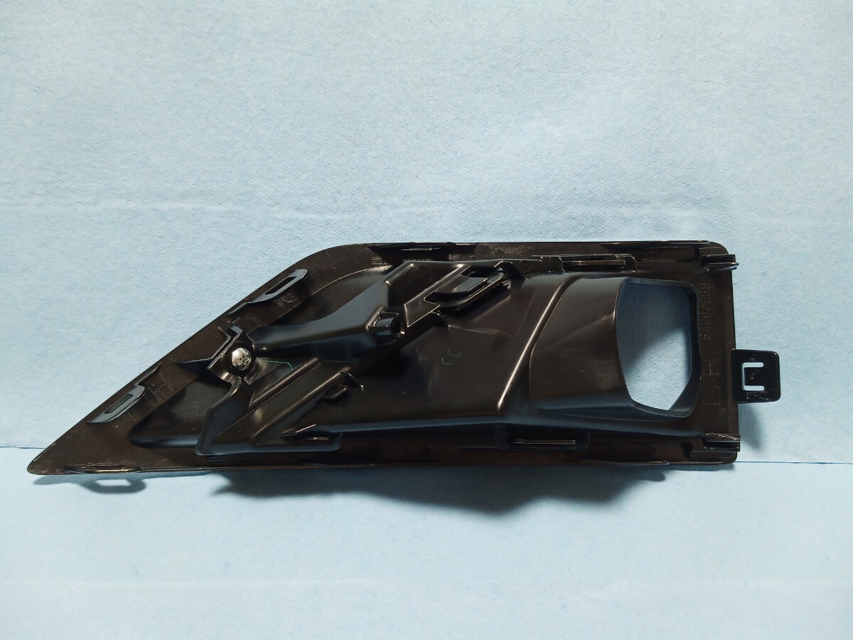 MITSUBISHI 三菱 デリカ DELICA D5 純正フォグランプベゼル左右 美品（一部塗装剥げ有） 3DA-CV1W の画像8