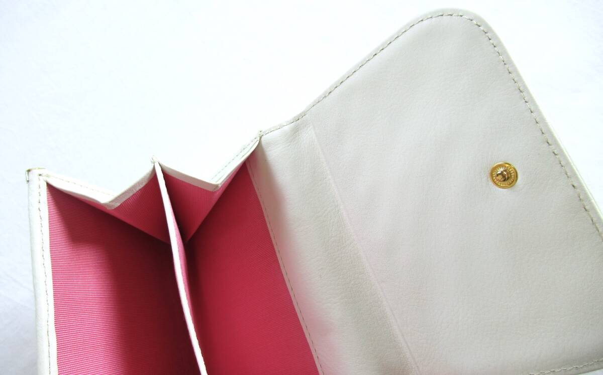 美品♪ポールスミス【Paul Smith】二つ折り財布 レディース ホワイト（内側ピンク色）の画像5