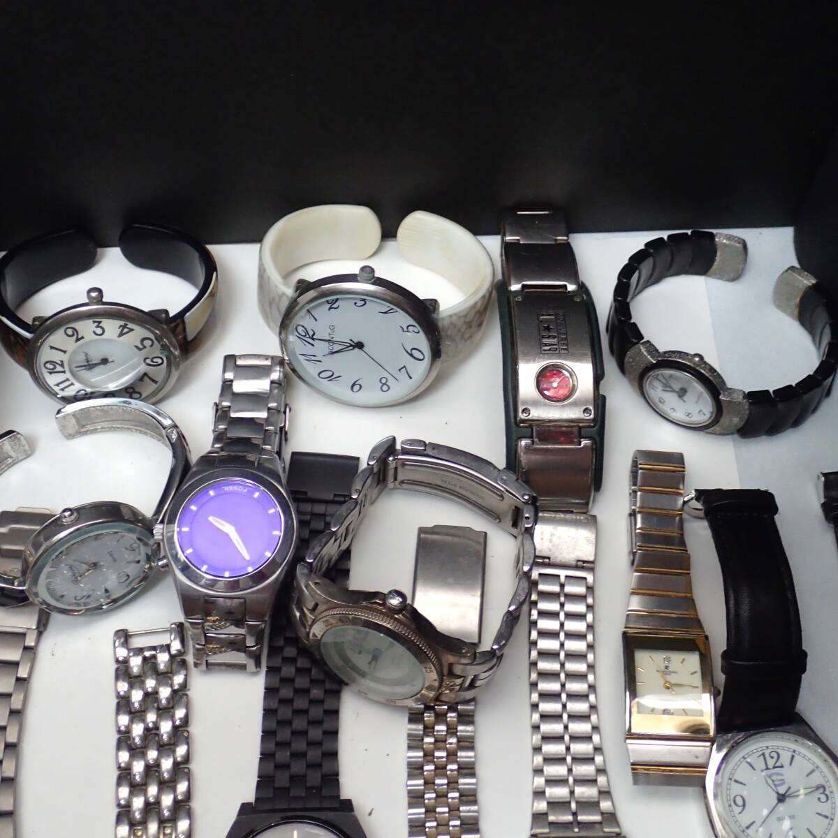 腕時計 32点 まとめ売り ジャンク品 SEIKO セイコー/CASIO カシオ/NIXON ニクソン/FOSSIL フォッシル/Klaeuse クロイゼ 等 不動品の画像4