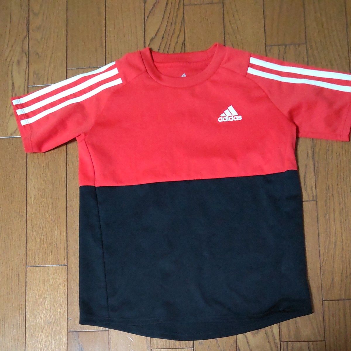 アディダス adidas 半袖Tシャツ140