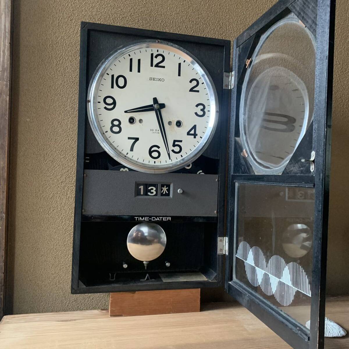 【動作確認済】振り子時計 SEIKO TIME-DATER ゼンマイ式 柱時計 ボンボン時計 昭和レトロ インダストリアルの画像2
