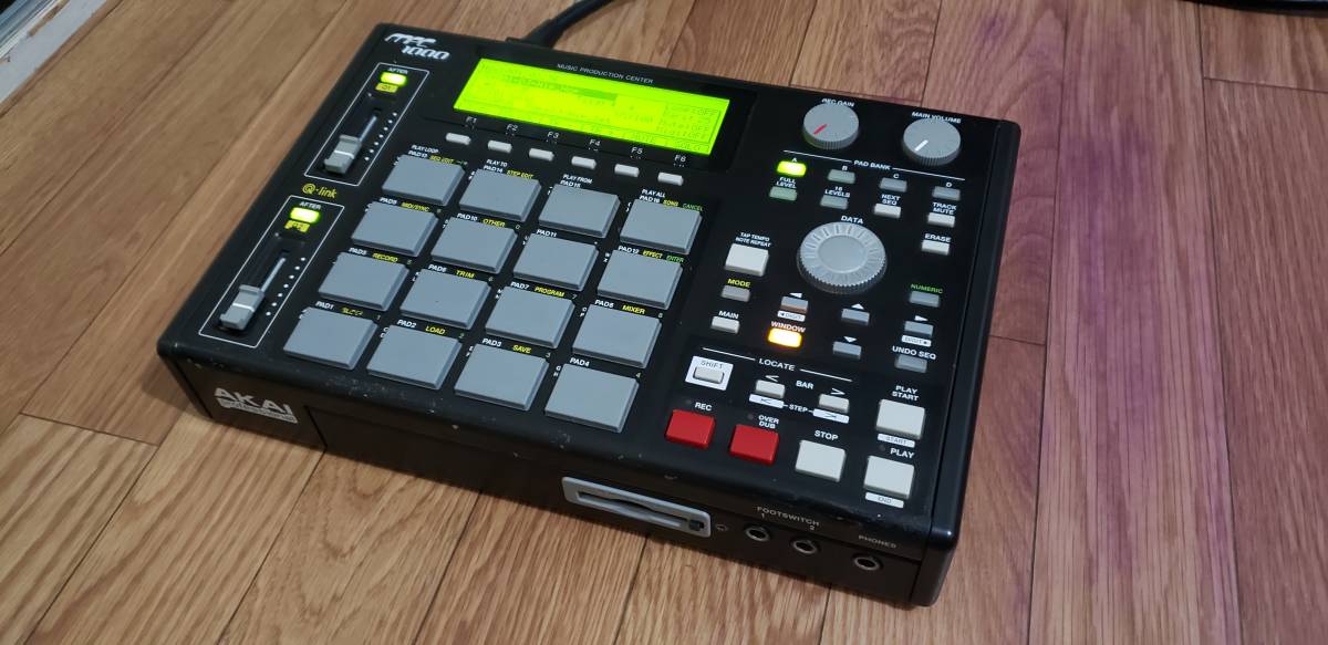  price cut possible! last exhibition!!*AKAI MPC1000BK-N* JJOS inside part switch all exchange maintenance settled MPC3000 etc.. high capacity sample attaching 