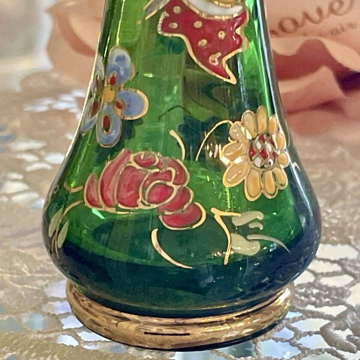 r1065 BOHEMIA ボヘミアクリスタル 美しいグリーンガラスをベースに色鮮やかな花鳥図が描かれたフラワーベース ガラス花瓶 一輪挿し 金彩の画像5