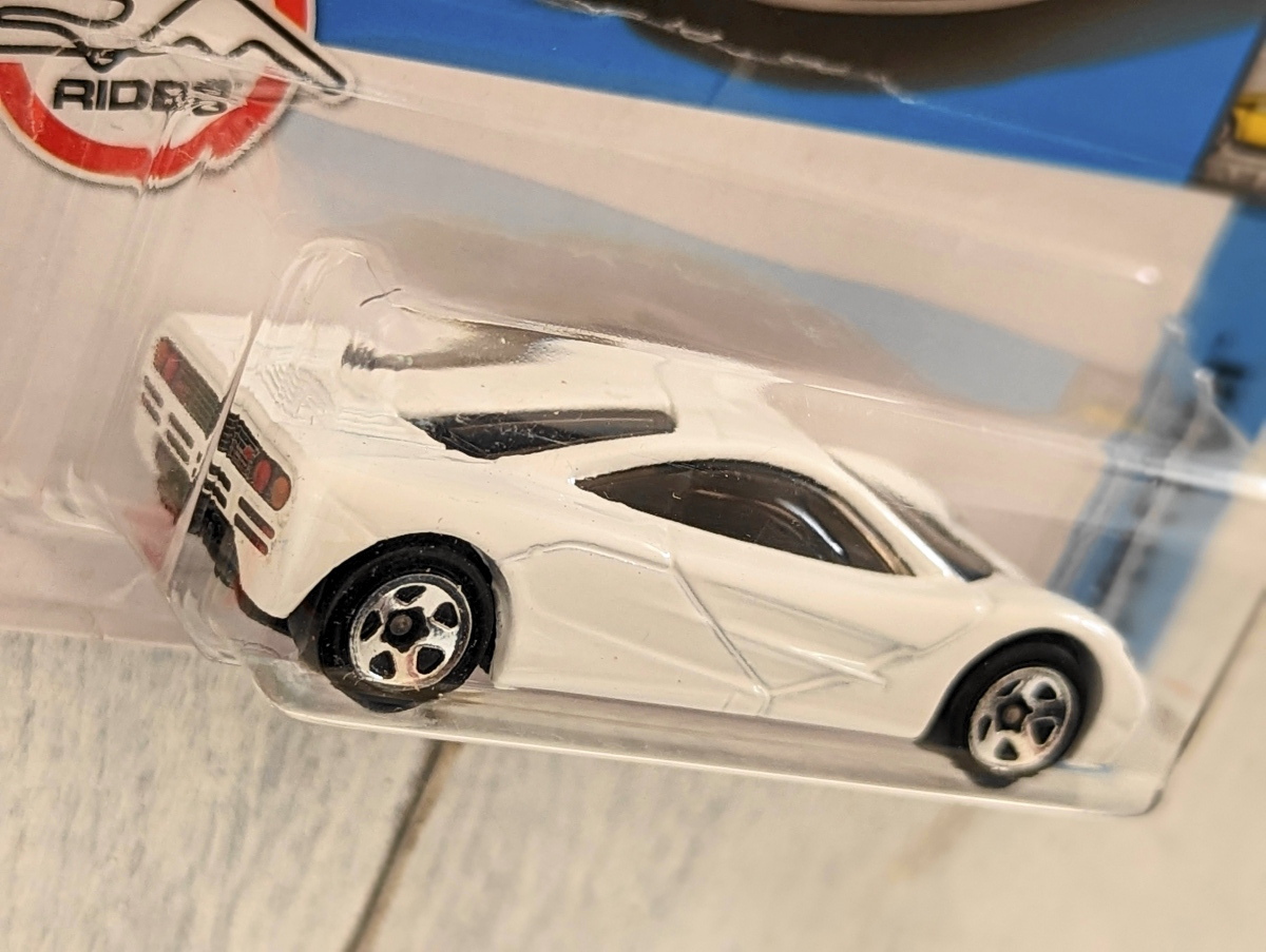 マクラーレン Ｆ１ McLAREN F1 白■*難 2022 US版 HOT WHEELS ホットウィールの画像3