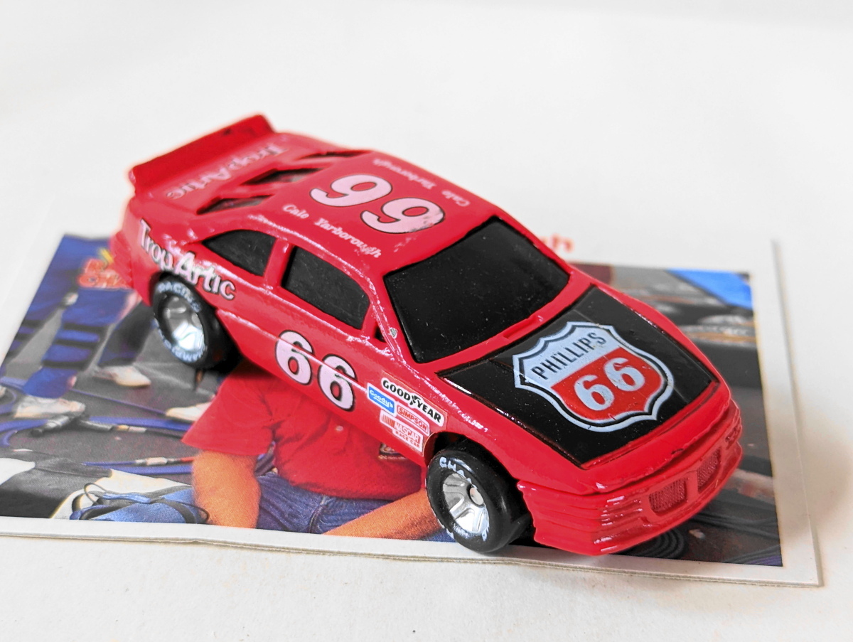 ◆ナスカー NASCAR◆ケイル・ヤーボロー Cale Yarborough フィリップス PHILIPS◆1/64 LOOSE RACING CHAMPIONS レーシング チャンピオンの画像3