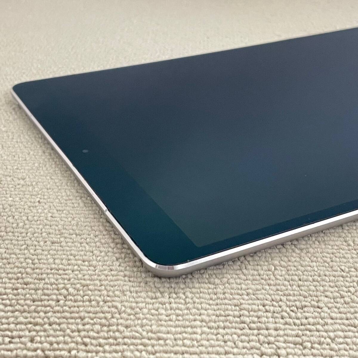 中古品 iPad Pro 10.5インチ 64GB Wi-Fi + Cellular A1709 au SIMロック解除済み SIMフリー アイパッド 1円 から 売り切りの画像3