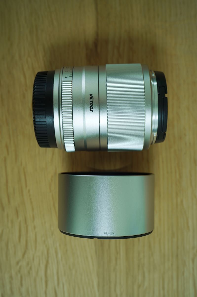 【美品】VILTROX AF 56mm F1.4 STM Xマウント用 シルバー