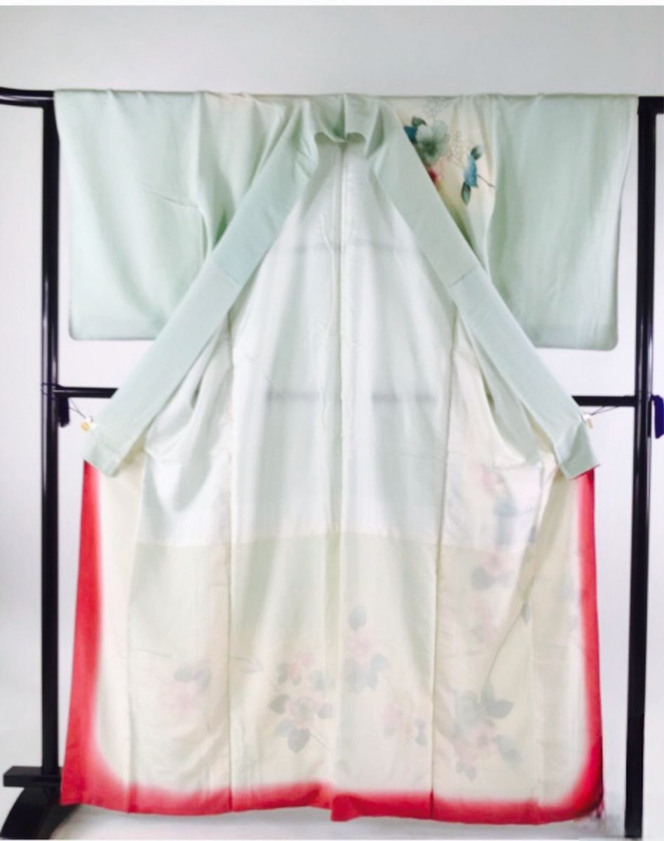 着物　良品　付下げ　薄緑　草花文　ぼかし 金彩　正絹袷（10月～5月）162cm Mサイズ