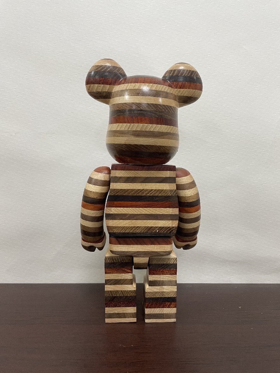 BE@RBRICK x カリモクx 400% by MEDICOM TOY ベアブリック carved wooden メッシ 柄 置物 ■ 中古 ■ 美品 ■ 箱付きの画像4