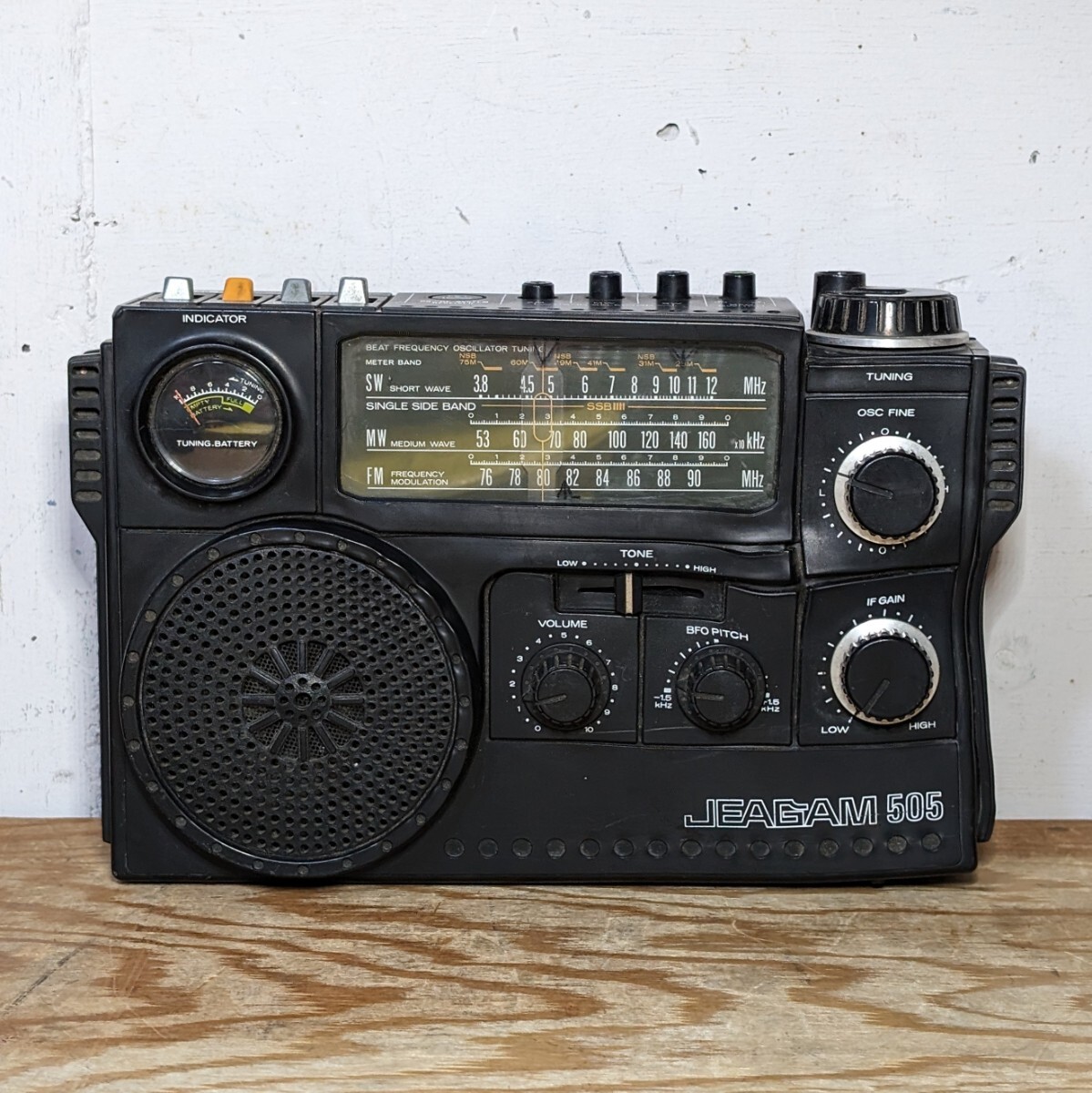三菱 MITSURISHI JEAGAM 505 ジーガム505 3バンドラジオ BCLラジオ ジャンク品の画像1