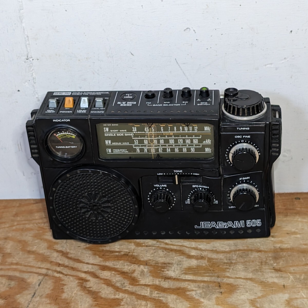 三菱 MITSURISHI JEAGAM 505 ジーガム505 3バンドラジオ BCLラジオ ジャンク品の画像2