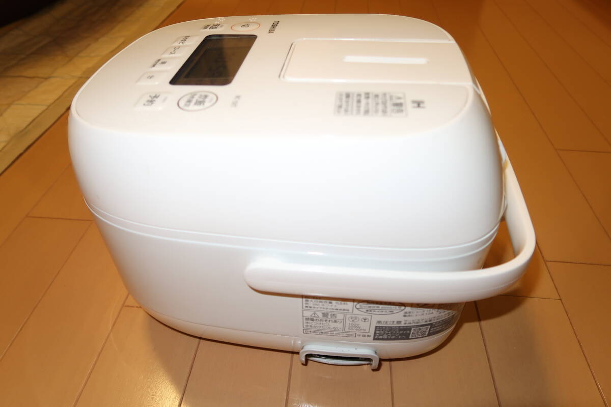 *[ бесплатная доставка ] Toshiba IH рисоварка ( для бытового использования ) RC-5XT цвет : белый ( белый ) 2023 год производства TOSHIBA*
