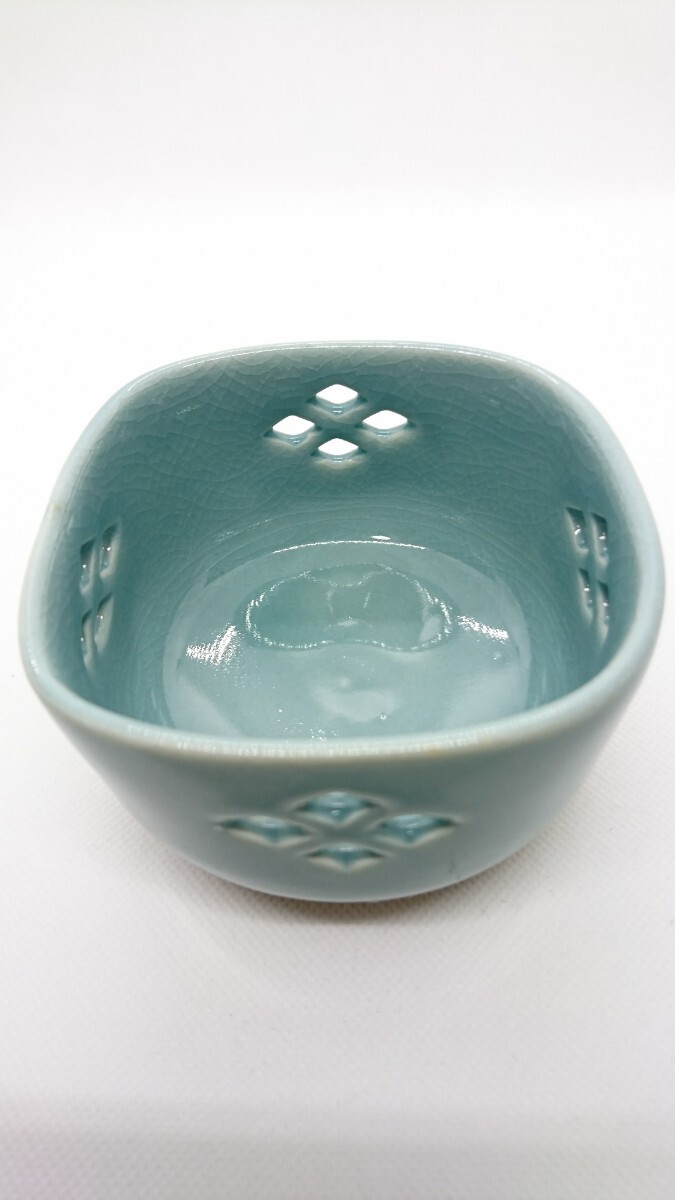  селадон ... маленькая миска 3 покупатель угол тарелка маленькая миска дыра пустой синий фарфор фарфор посуда обеденный стол пик маленькая миска ... салатница искусство японская посуда средний горшок 