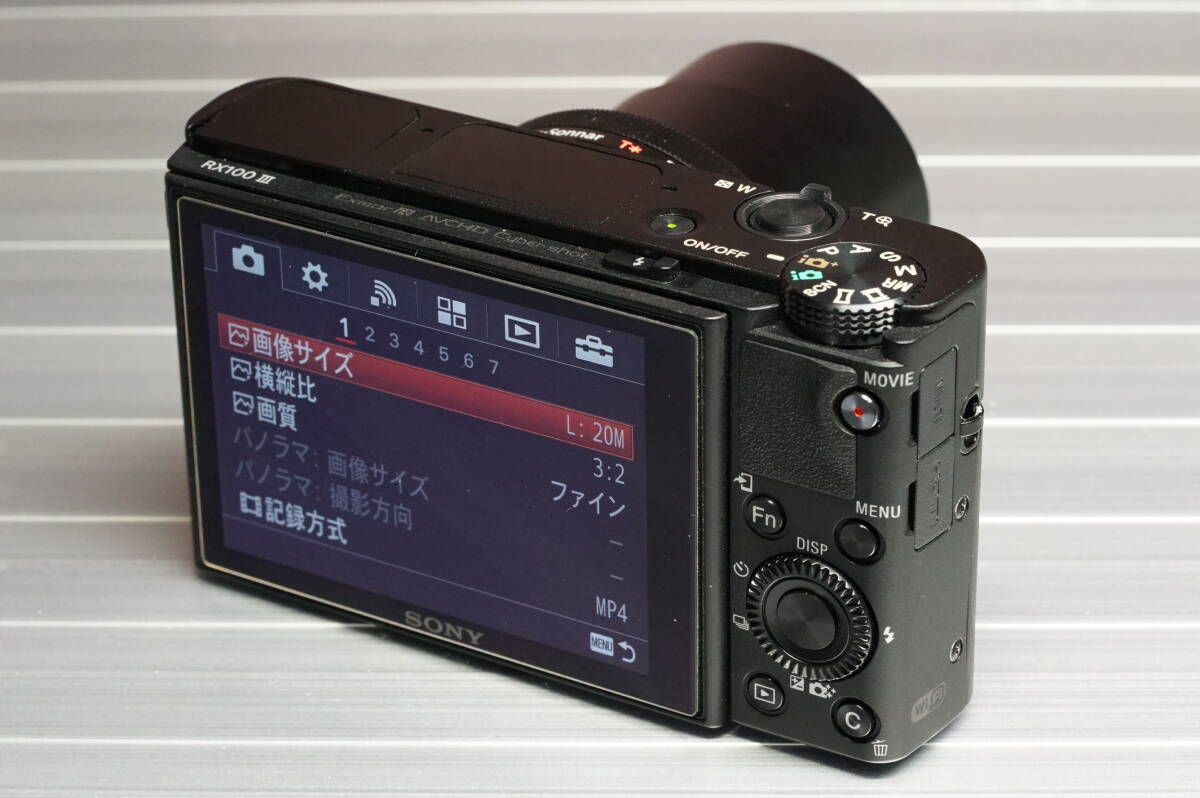 SONY ソニー Cyber-shot サイバーショット DSC-RX100M3_画像4