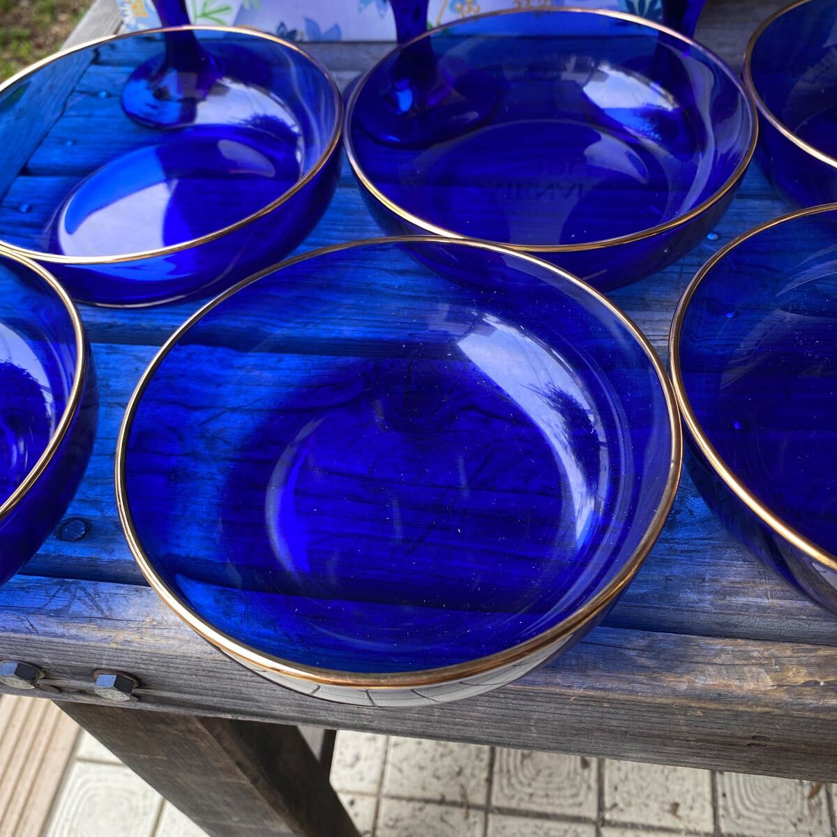 メナード ノベルティ 脚付グラス ガラスプレート 合計11点セット ブルー 青 ガラスボウル 鉢 グラス 洋食器 未使用 半透明 nbの画像2