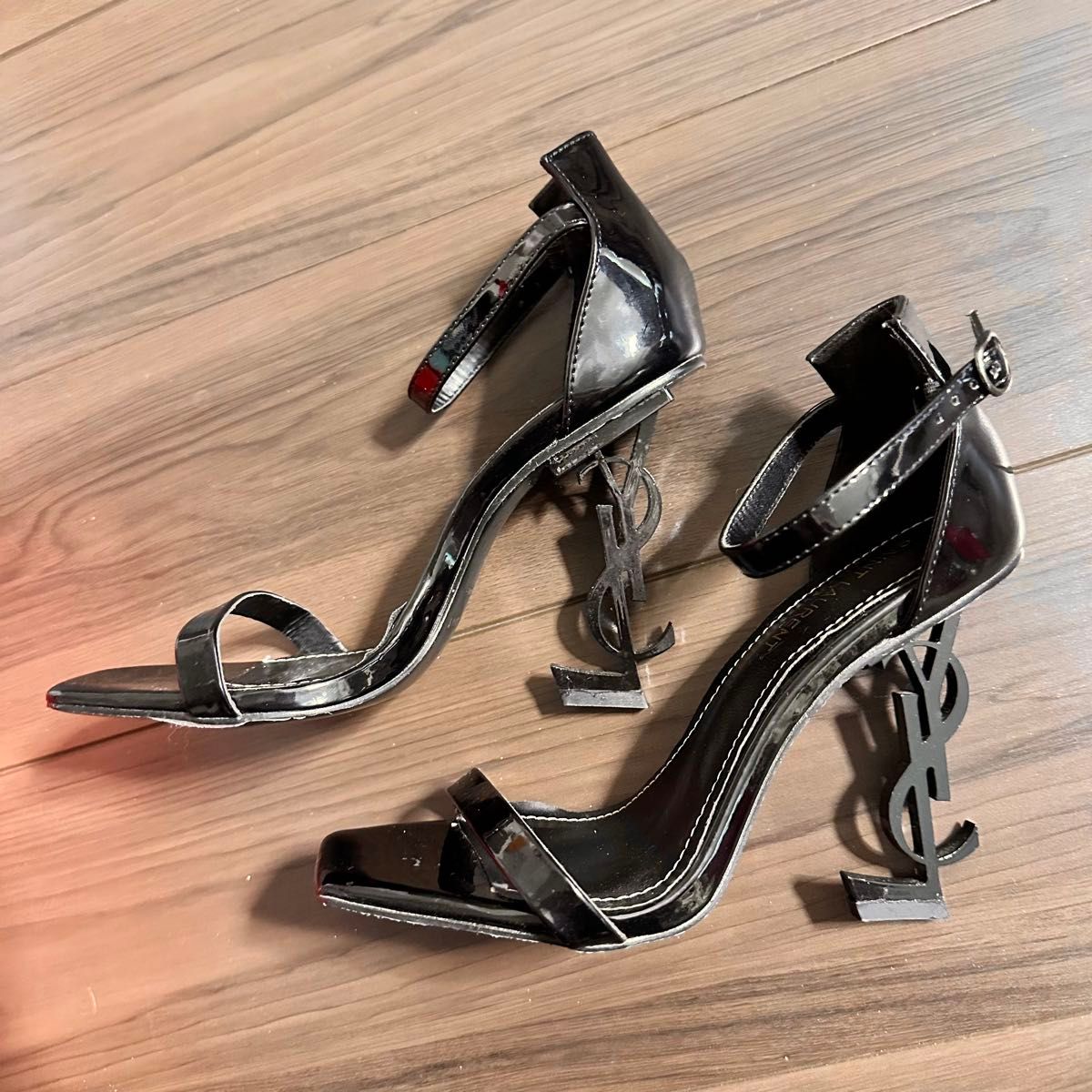 YSL サンローラン サンダル ハイヒール パンプス 黒 エナメル 36 YSL サンローラン サンダル ハイヒール パンプス 黒 エナメル 36