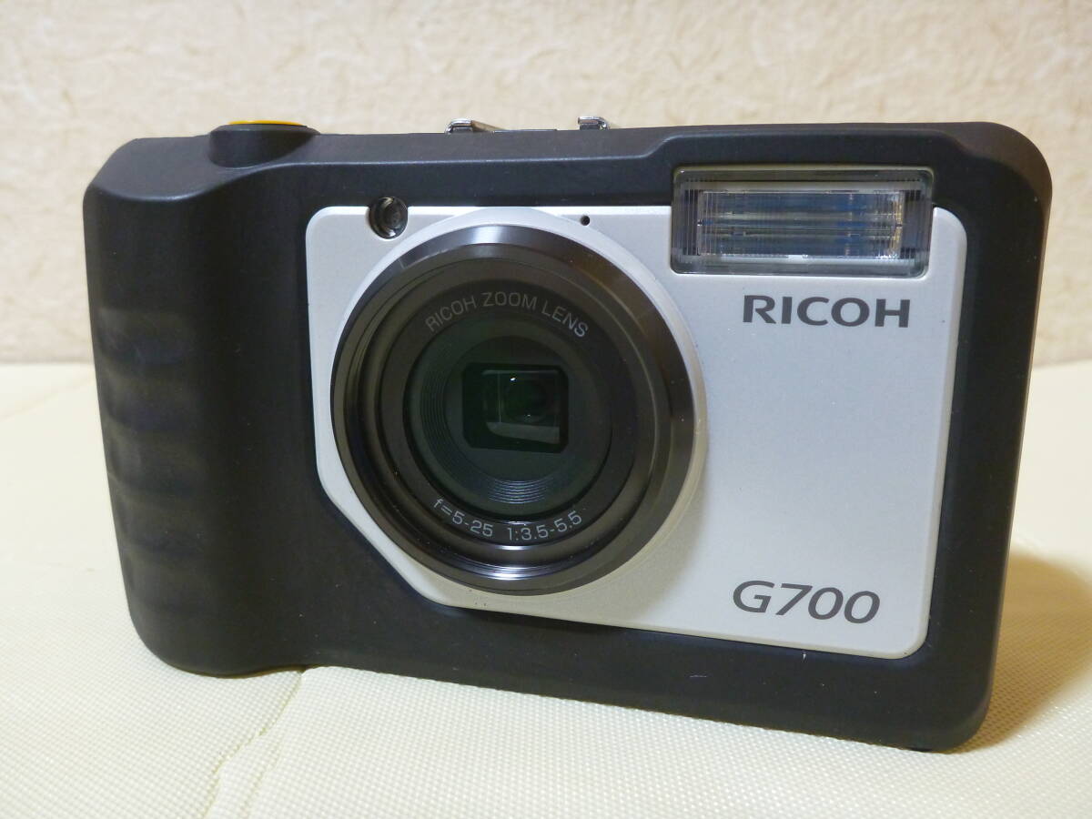 T-04210 / RICOHリコー / デジタルカメラ / 防水・防塵・耐衝撃 / G700 / 簡易動作確認済み / ゆうパック発送 / 60サイズ / ジャンク扱いの画像2