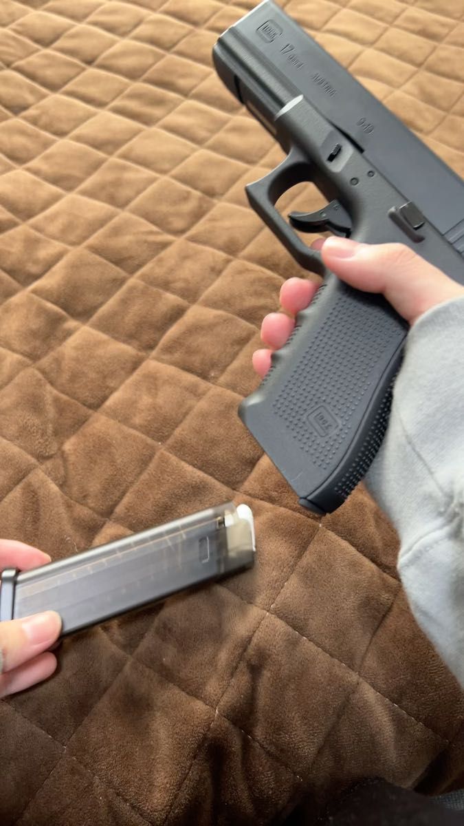 モデルガン udltoy g17 レーザーガン 排莢式 動画を必ず確認して モデルガン udltoy g17 レーザーガン 排莢式 動画を必ず確認して