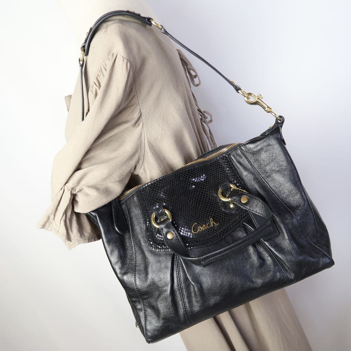 b947 極美品!コーチ ショルダーバッグ 2way 黒レザー肩掛け肩かけ COACH b947 極美品!コーチ ショルダーバッグ 2way 黒レザー肩掛け肩かけ COACH