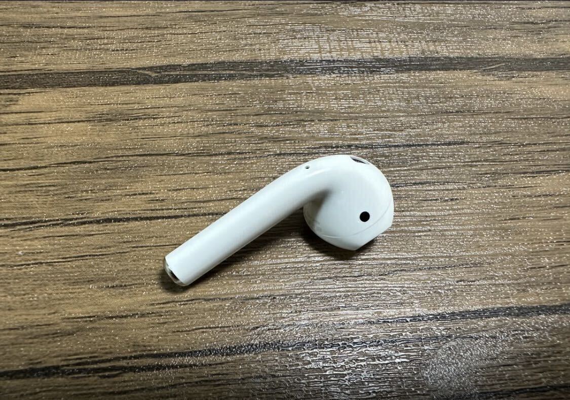 Apple純正 AirPods 第1世代 イヤホン MMEF2J/A 右耳のみ　A1523 美品　即決_画像2