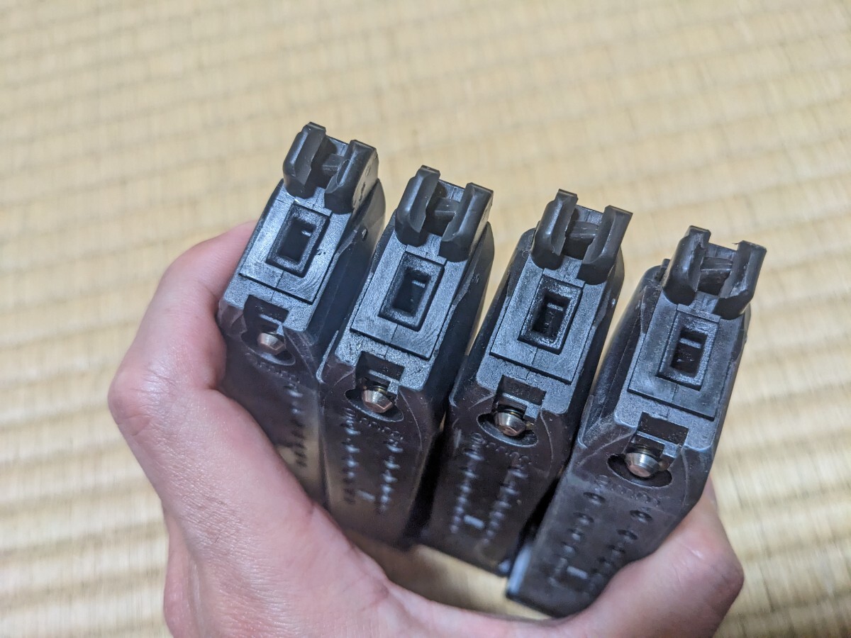 東京マルイ グロックマガジン GLOCK17 マガジン4本セット ガスブロ用 G17 G18C G22 G19 G26 G34の画像5