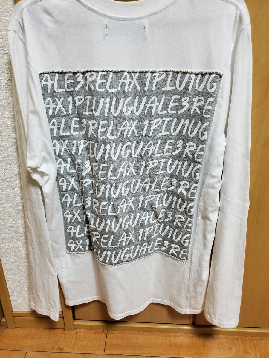1PIU1UGUALE3 RELAX ウノピゥウノウグァーレトレ 総柄バックプリントロングTシャツ　 ホワイト　Lサイズ