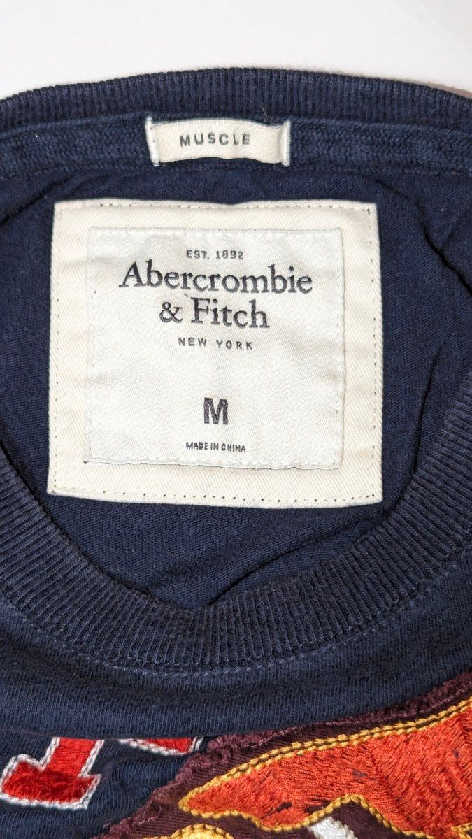 アバクロンビー&フィッチ Abercrombie&Fitch  ビンテージ風半袖Ｔシャツ　ネイビー