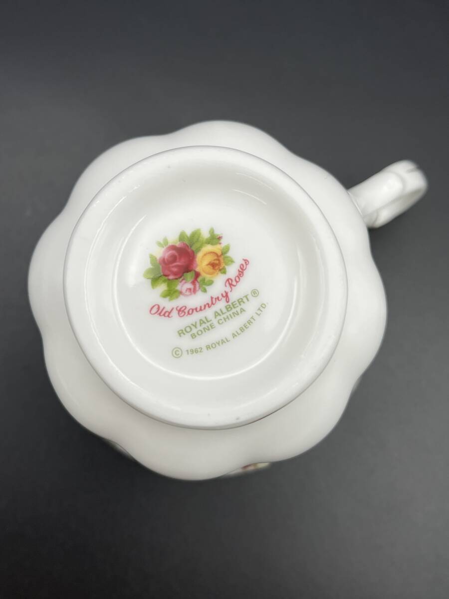 (5165)ROYAL ALBERT/ Royal Albert Old Country rose cup & saucer 1 customer present condition goods 