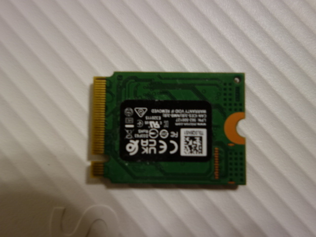 Crucial Micron 2450 m.2 2230 SSD 512GB Gen4 176層 TLC NAND 使用時間/179時間 総書込量/417GB TBW/300TBの画像3