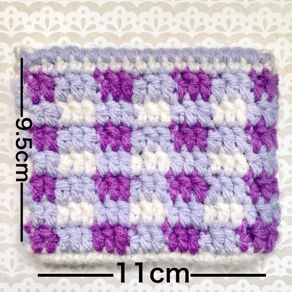 ハンドメイドポーチ　小物入れ　かぎ針編み　編み物　チェック柄　紫