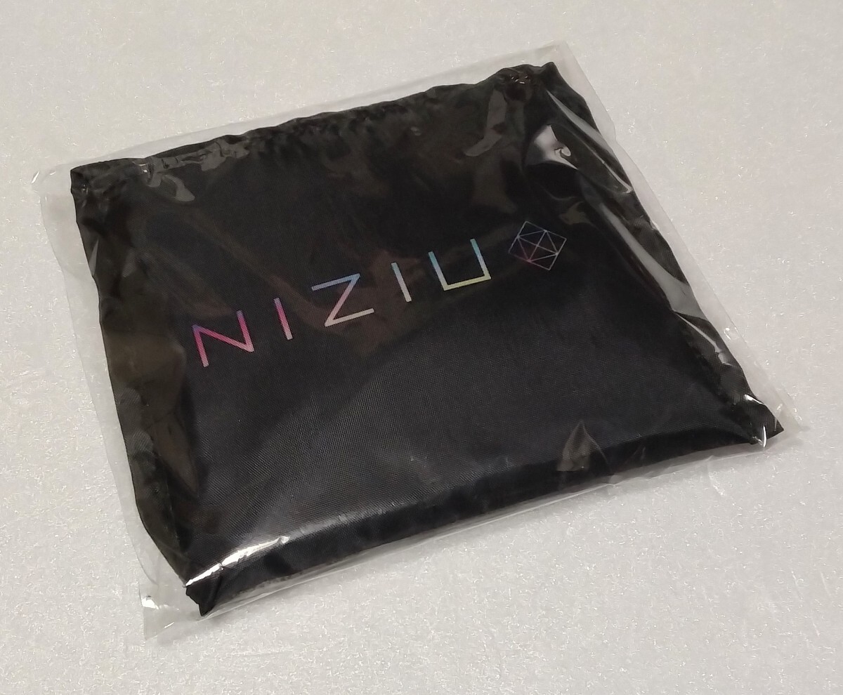 NiziU ニジュ― エコバッグ 黒の画像1