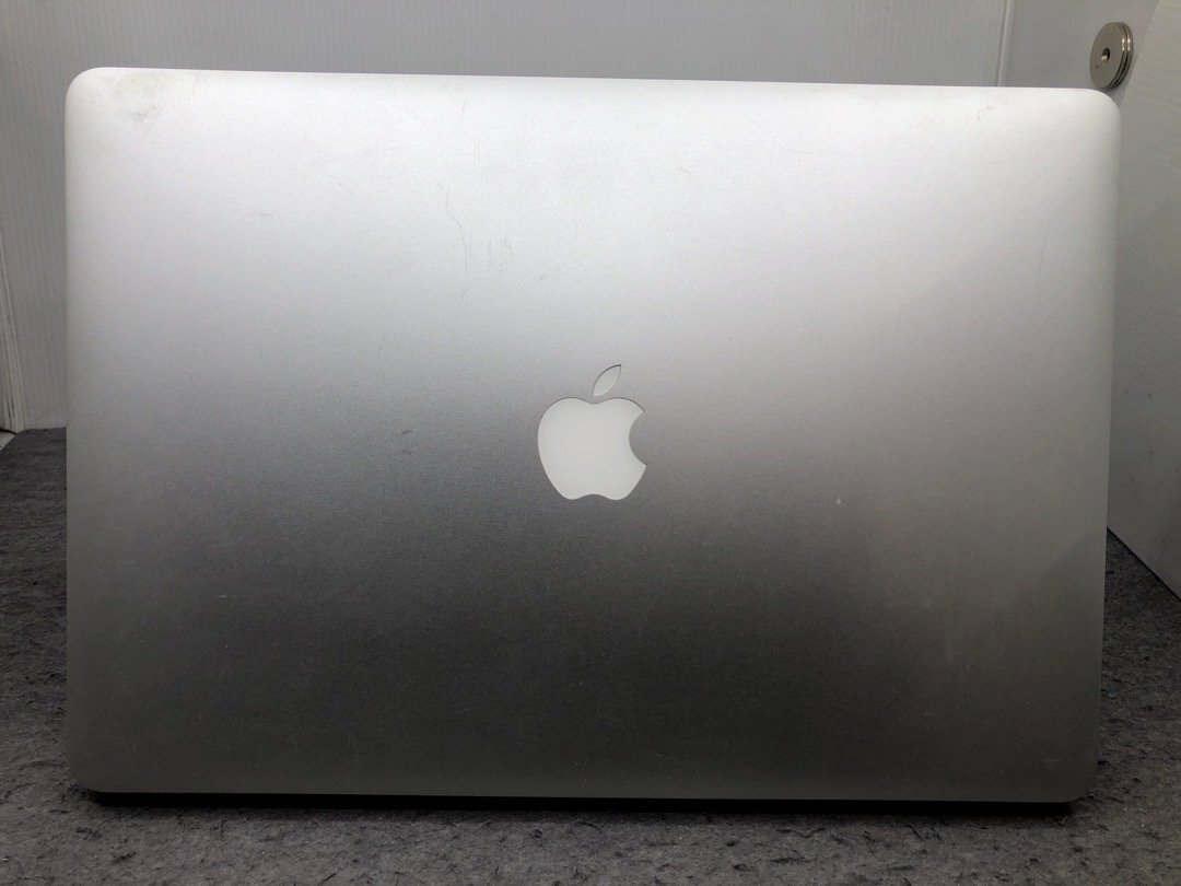 【Apple】MacBook Pro 15inch Mid 2015 A1398 Corei7-4980HQ 16GB SSD1TB AMD Radeon R9 M370X 2GB OS12 中古Mac 充放電回数少の画像4